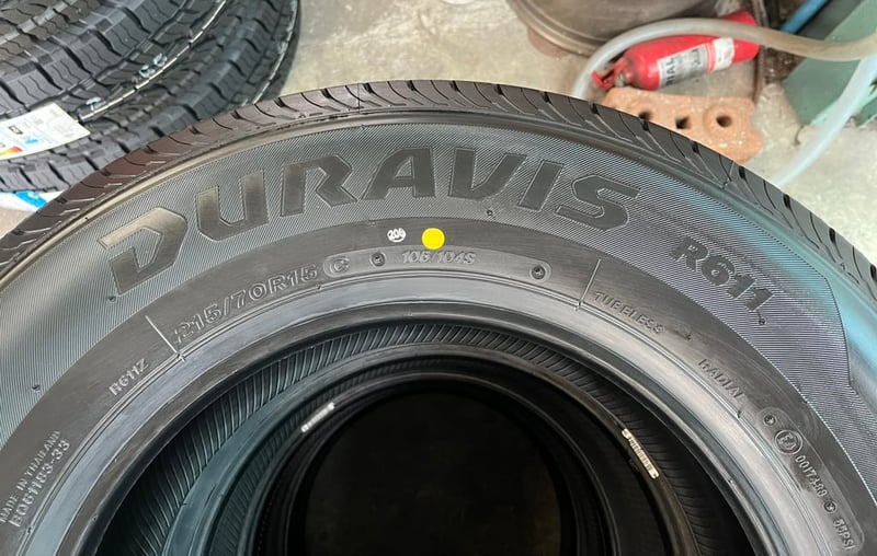 ยางใหม่ 215-70-15 Bridgestone ปลายปี 25 ใส่กับ รถกระบะตัวเตี้ย ได้ทุกรุ่น