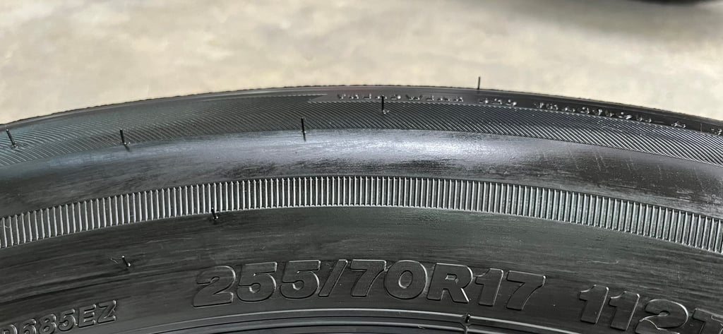 ยางใหม่ป้ายแดง 255-70-17 Bridgestone ปี 25 ใหม่กริ๊บ ถอดจากโชว์รูม