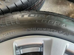 ล้อแม็กพร้อมยางใหม่ป้ายแดง Toyota Camry ขอบ 17 สีไฮเปอร์ สวยกริ๊บ