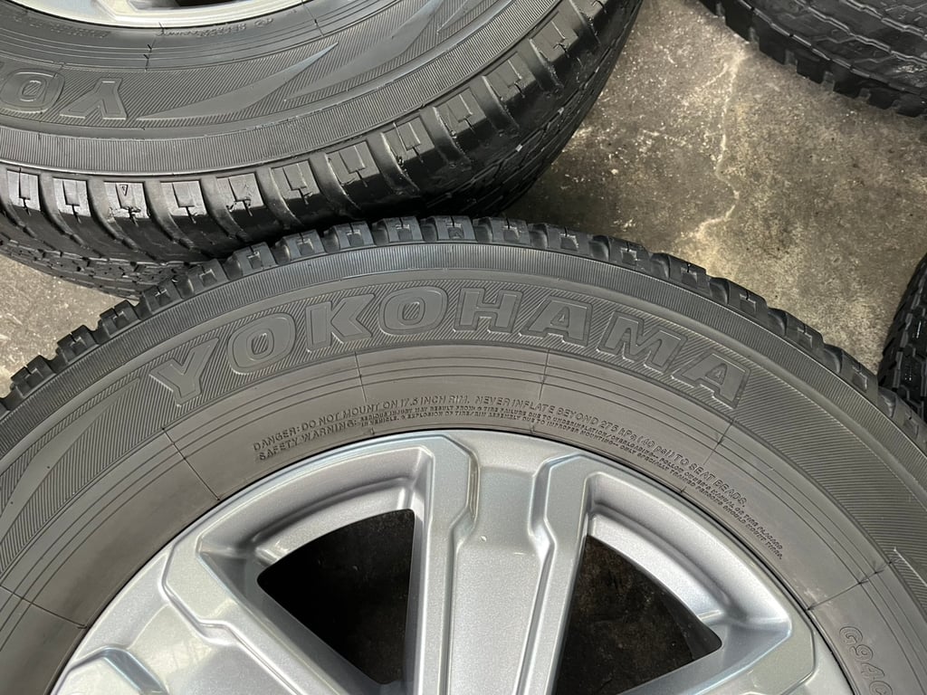 ล้อแม็ก Ford Ranger รุ่นใหม่ล่าสุด ขอบ 17 แถมยาง 265-65-17 Yokohama ปี 20 ล้อแม็ก Ford Ranger รุ่นใหม่ล่าสุด ขอบ 17 แถมยาง 265-65-17 Yokohama ปี 20