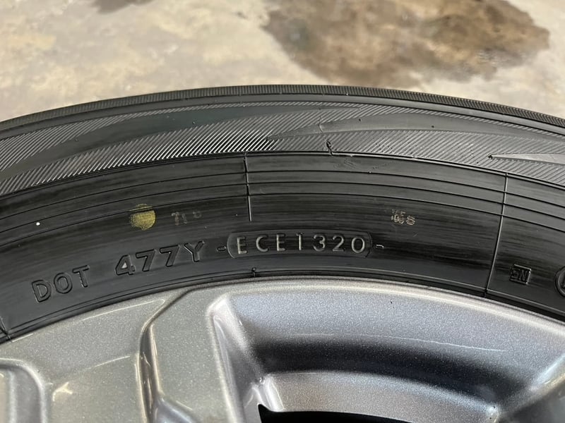 ล้อแม็ก Ford Ranger รุ่นใหม่ล่าสุด ขอบ 17 แถมยาง 265-65-17 Yokohama ปี 20