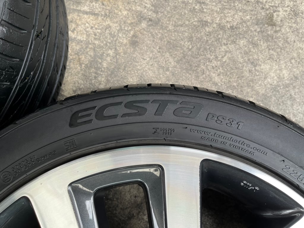 ล้อแม็ก 6รู139 Toyota ขอบ 18 เทาหน้าเงา แถมยาง 225-45-18 KUMHO ปี 21 ล้อแม็ก 6รู139 Toyota ขอบ 18 เทาหน้าเงา แถมยาง 225-45-18 KUMHO ปี 21