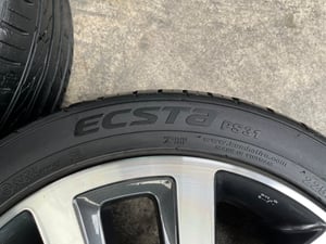 ล้อแม็ก 6รู139 Toyota ขอบ 18 เทาหน้าเงา แถมยาง 225-45-18 KUMHO ปี 21