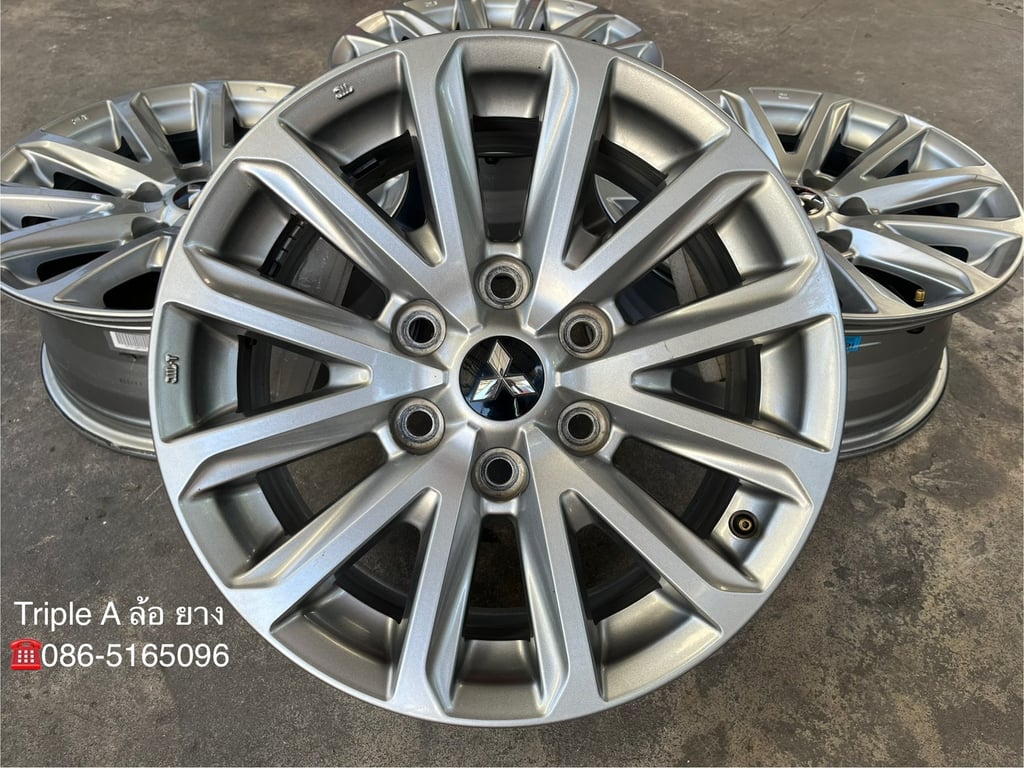 ล้อแม็ก 6รู139 Mitsu Triton Plus ขอบ 17 สภาพสวย ล้อแม็ก 6รู139 Mitsu Triton Plus ขอบ 17 สภาพสวย