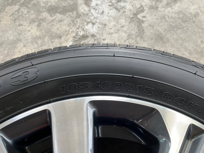 ล้อแม็ก Honda City ตัวท็อป ขอบ 15 เทาหน้าเงา พร้อมยางใหม่ป้ายแดง 185-60-15 Maxxis ปี 25