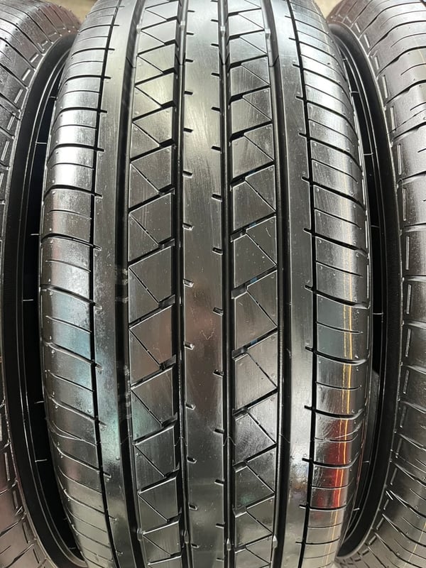 ล้อแม็กป้ายแดง 5รู114 Toyota Revo ขอบ 16 พร้อมยางป้ายแดง 235-65-16 Yokohama ปี 25