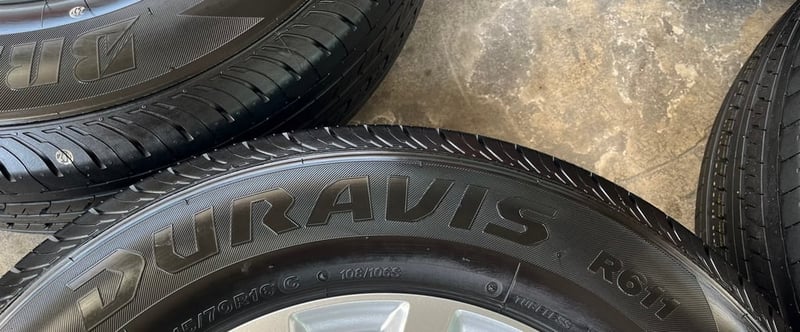 ยางใหม่ป้ายแดง 215-70-16 Bridgestone ใหม่กริ๊บ ใส่กับ รถตู้ รถกระบะตัวเตี้ย ได้เลย ยางใหม่ป้ายแดง 215-70-16 Bridgestone ใหม่กริ๊บ ใส่กับ รถตู้ รถกระบะตัวเตี้ย ได้เลย