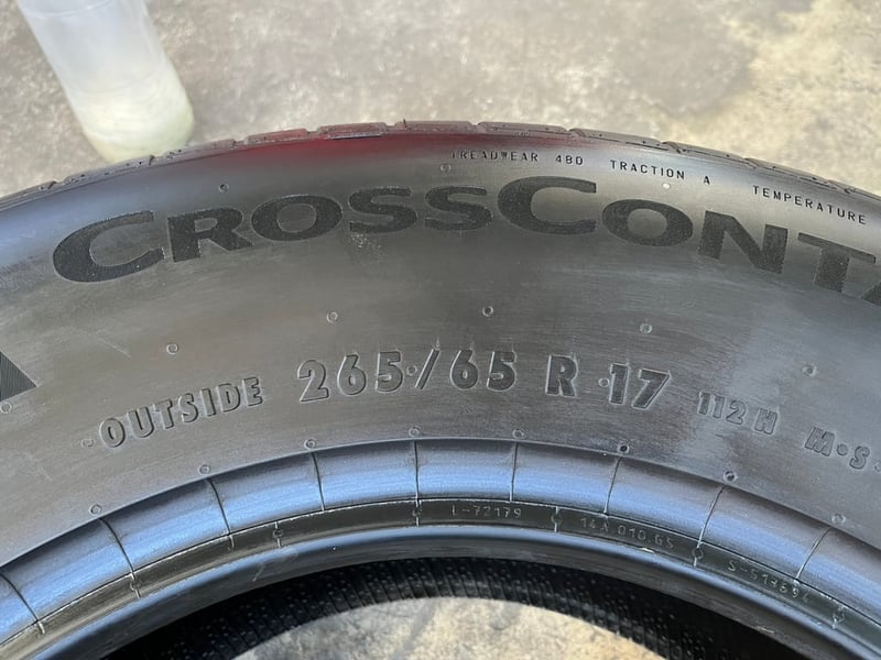 ยางน้องๆป้ายแดง 265-65-17 Continental ปี 25