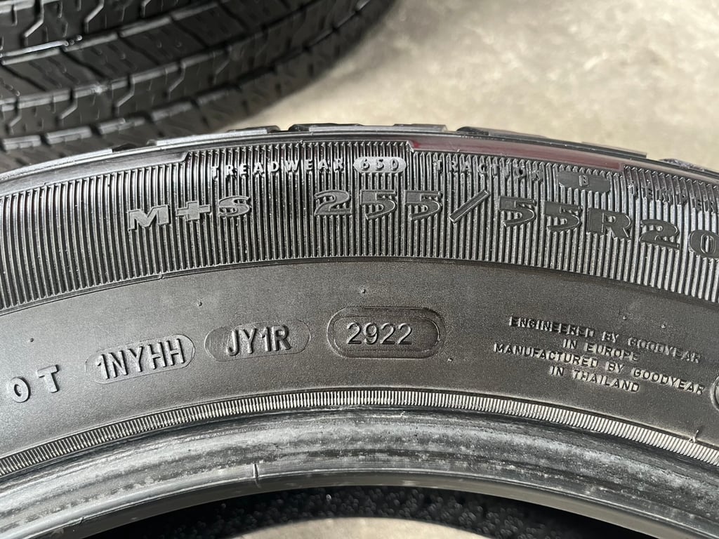 ยาง 2 เส้น(คู่) 255-55-20 Goodyear ปี 22