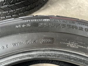 ยาง 2 เส้น(คู่) 255-55-20 Goodyear ปี 22 ยาง 2 เส้น(คู่) 255-55-20 Goodyear ปี 22