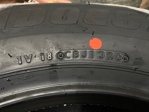 ยางใหม่ 215-70-15 Bridgestone ปี 26 ใหม่กริ๊บ ใส่กับ รถตู้, รถกระบะตัวเตี้ย ได้เลย ยางใหม่ 215-70-15 Bridgestone ปี 26 ใหม่กริ๊บ ใส่กับ รถตู้, รถกระบะตัวเตี้ย ได้เลย