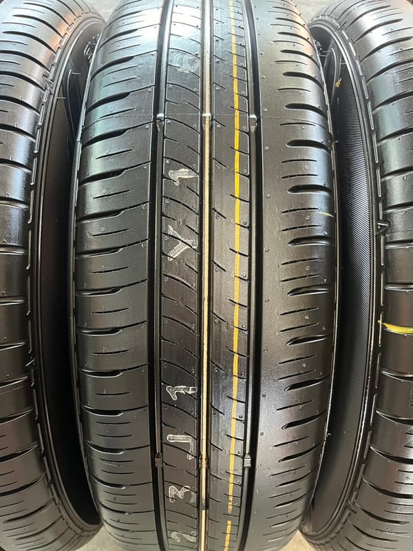 ยางใหม่ป้ายแดง 185-60-16 Dunlop ปลายปี 24 สวยกริ๊บ ถอดจากรถใหม่ป้ายแดง ยางใหม่ป้ายแดง 185-60-16 Dunlop ปลายปี 24 สวยกริ๊บ ถอดจากรถใหม่ป้ายแดง