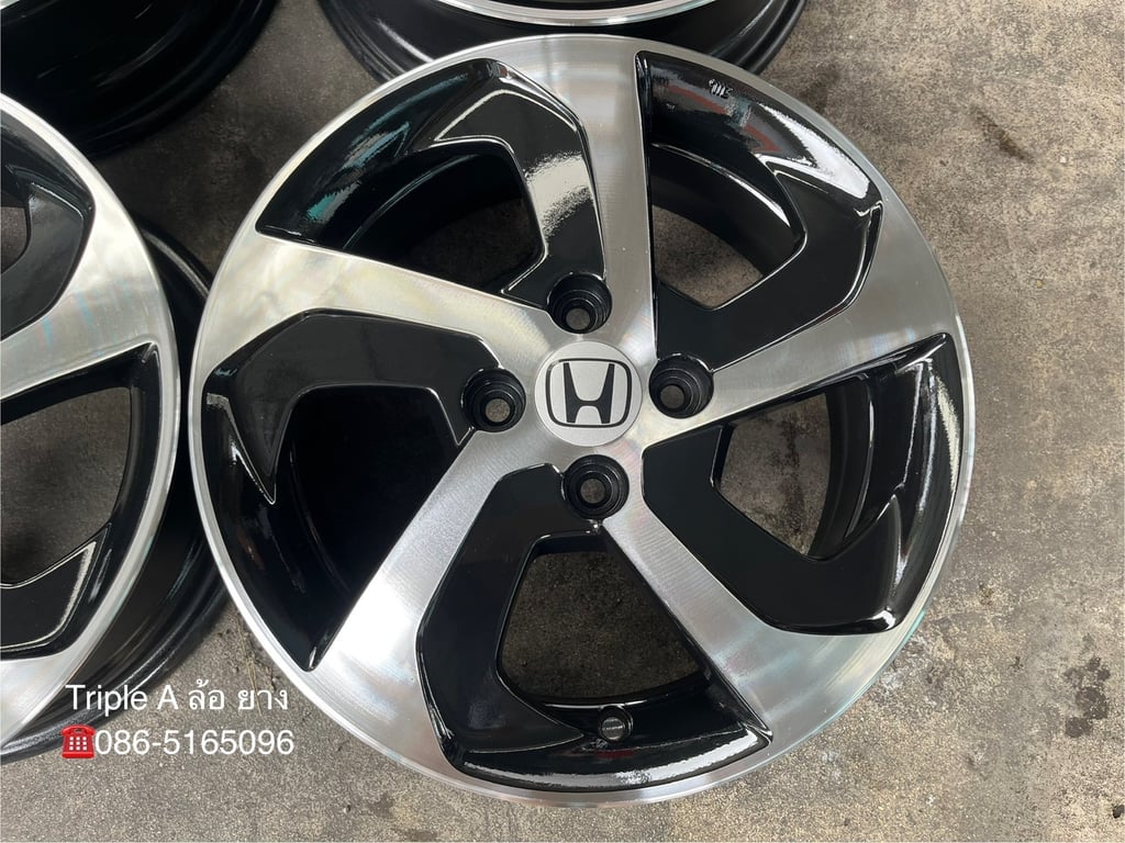 ล้อแม็ก Honda City ใบพัด ขอบ 15 สีดำหน้าเงา สวยกริ๊บ ล้อแม็ก Honda City ใบพัด ขอบ 15 สีดำหน้าเงา สวยกริ๊บ