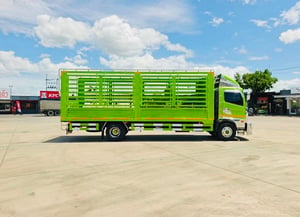 Hino FC210 ปี67 กระบะเหล็กเปิดรอบด้าน ยาว6.6เมตร ยางใหม่6เส้น กระจกไฟฟ้า Hino FC210 ปี67 กระบะเหล็กเปิดรอบด้าน ยาว6.6เมตร ยางใหม่6เส้น กระจกไฟฟ้า