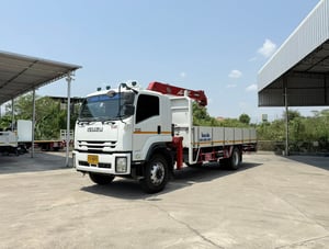 ISUZU FTR240 ปี60 ติดเครน 5ตัน 4 ปลอก กระบะ 6.90 เมตร