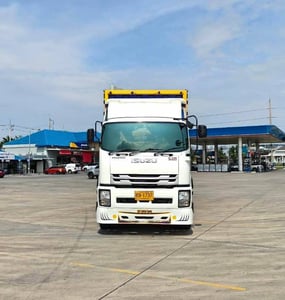 ISUZU FTR 240แรงม้า รถบรรทุก 6ล้อ ตู้แห้ง ปี2023