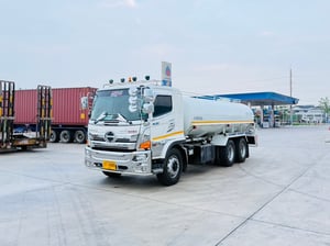 Hino FL8J260 10ล้อ เพลาเดียว บรรทุกน้ำ 16,000ลิตร Hino FL8J260 10ล้อ เพลาเดียว บรรทุกน้ำ 16,000ลิตร