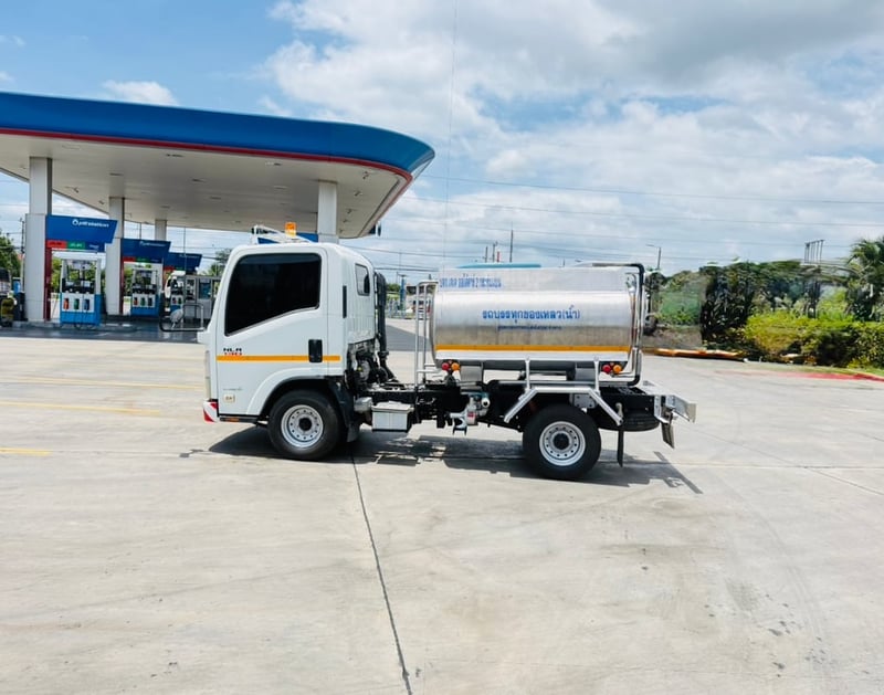ISUZU NLR130 ปี62 รถ 4ล้อ บรรทุกน้ำ ถัง 2,000ลิตร ไมล์น้อย ISUZU NLR130 ปี62 รถ 4ล้อ บรรทุกน้ำ ถัง 2,000ลิตร ไมล์น้อย