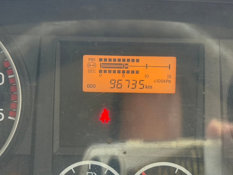 ISUZU FTR240 ปี60 ติดเครน 5ตัน 4 ปลอก กระบะ 6.90 เมตร