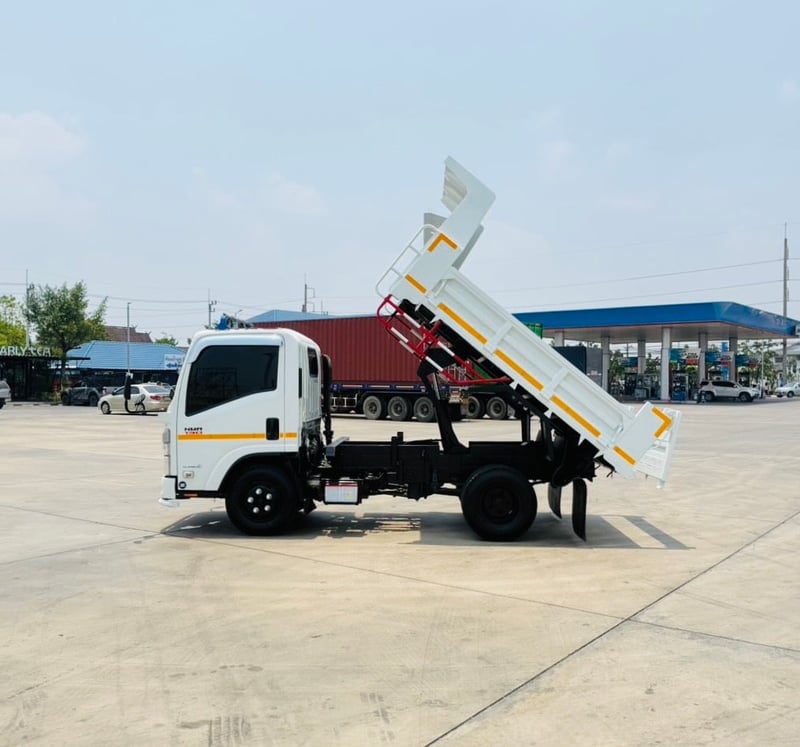 ISUZU NMR 130 MT ปี66 ดั้มพ์ 3 คิว 3 เมตร ยางใหม่6เส้น
