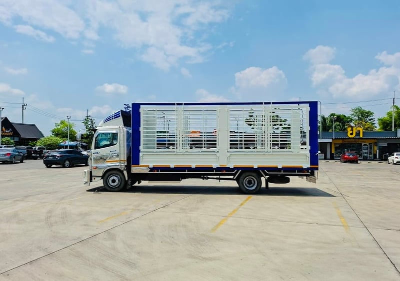 HinoFC9J 175แรง ปี66 กระบะเหล็ก คอกเปิดได้รอบ ยาวใน 6.55เมตร