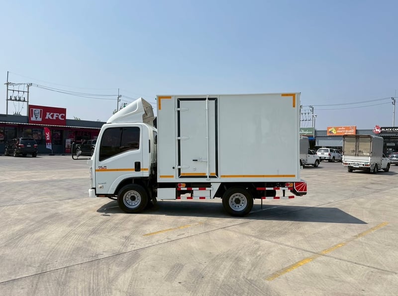 ISUZU NLR 130 ตู้เเห้ง ปี62 ตู้แห้ง ยาว3.2เมตร ISUZU NLR 130 ตู้เเห้ง ปี62 ตู้แห้ง ยาว3.2เมตร