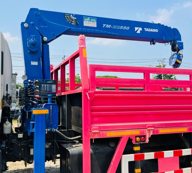 ISUZU FVM300 ปี67 กระบะเหล็กยาว6.8เมตร ติดเครน5ตัน 5ปลอก พร้อมใช้งาน