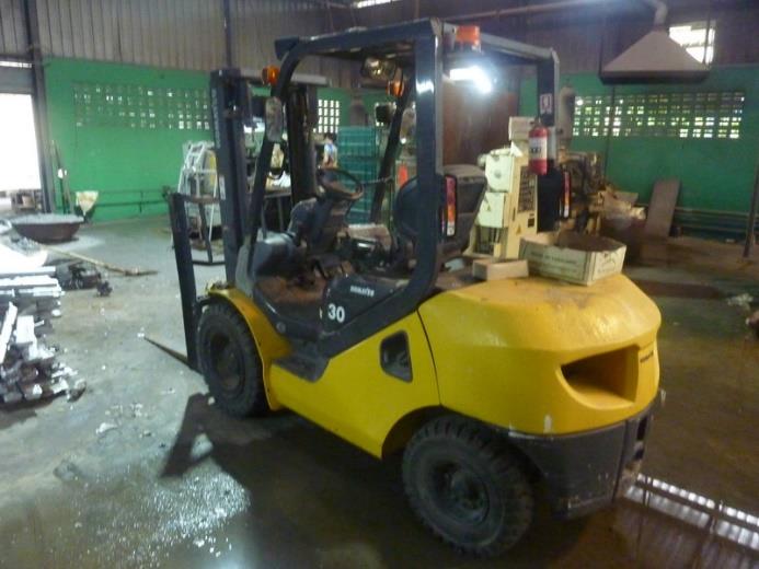 รถแม็คโคร ยี่ห้อ KOMATSU (ญี่ปุ่น) รุ่น FD30T-17