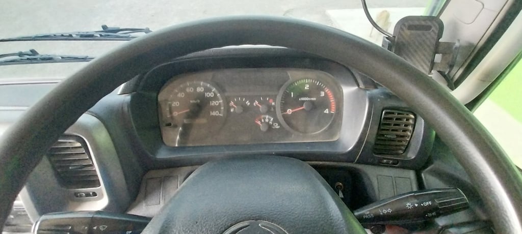 HINO FC 175แรงม้า รถบรรทุก 6ล้อ ดั้มพ์ ปี2012