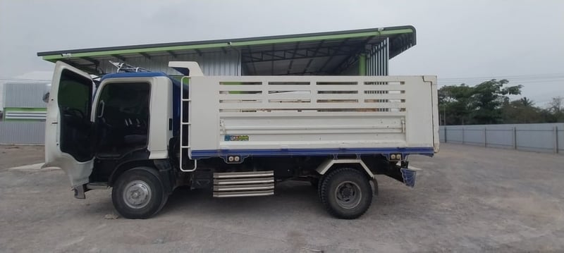 HINO FC 175แรงม้า รถบรรทุก 6ล้อ ดั้มพ์ ปี2012