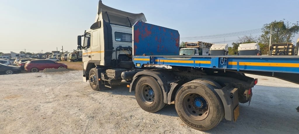 VOLVO FM13 400แรงม้า หัวลาก 10 ล้อ และลูกพ่วง ปี2009 VOLVO FM13 400แรงม้า หัวลาก 10 ล้อ และลูกพ่วง ปี2009