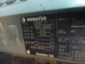 รถแม็คโคร ยี่ห้อ KOMATSU (ญี่ปุ่น) รุ่น FD30T-17