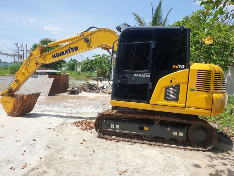 รถแม็คโคร KOMATSU รุ่น PC70-8