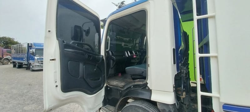 HINO FC 175แรงม้า รถบรรทุก 6ล้อ ดั้มพ์ ปี2012