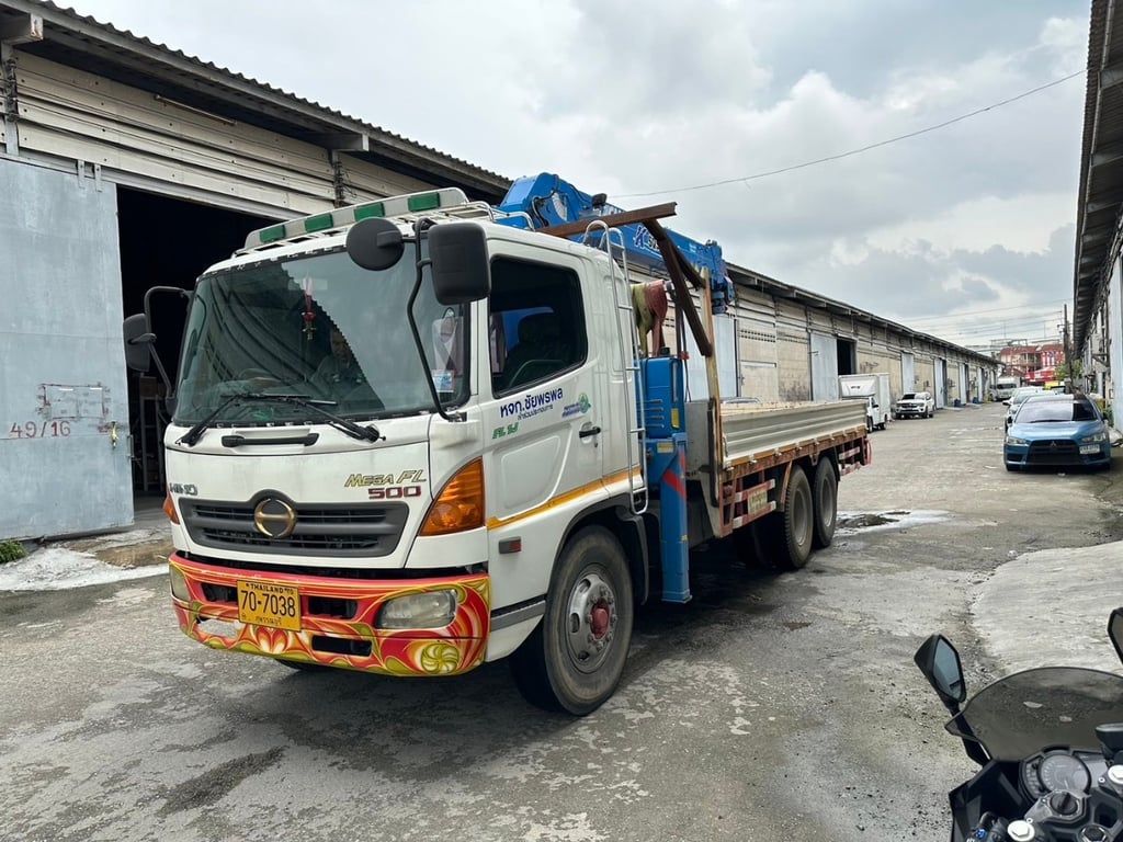 HINO FL 212แรงม้า รถหัวลากติดเครน ปี2006 เลขไมล์ 13,714 กม.