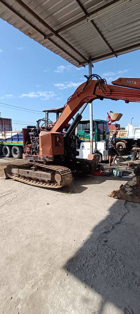 ขายรถแม็คโคร hitachi EX50u ขายรถแม็คโคร hitachi EX50u