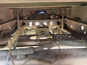 ISUZU NKR รถบรรทุก 6ล้อ กระบะคอกสูง ปี2002 เลขไมล์น้อยกว่า 500,000 กม.