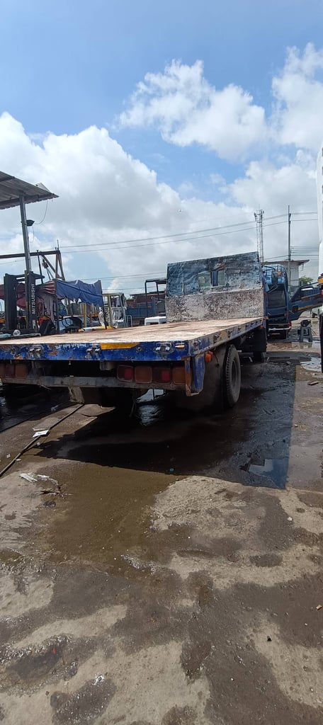 ขายรถ 6 ล้อพื้นเรียบ isuzu 175 ขายรถ 6 ล้อพื้นเรียบ isuzu 175