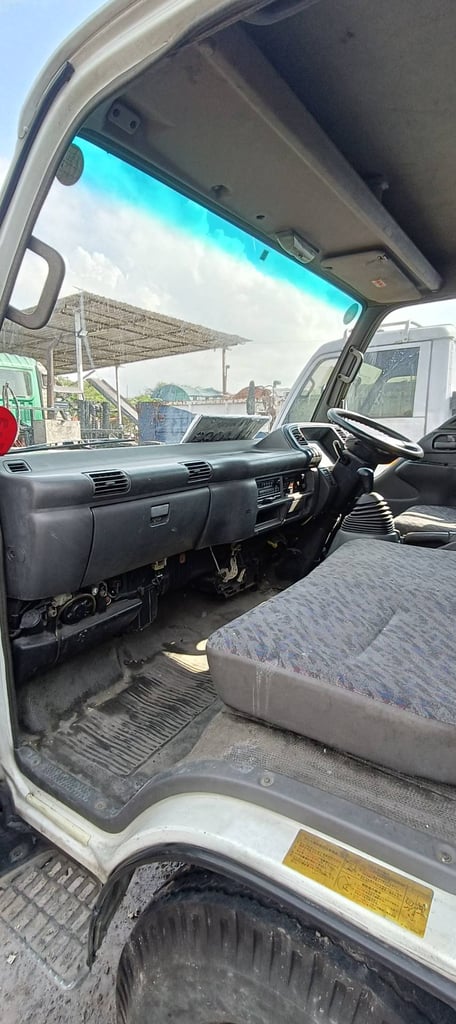 ขายรถ 6 ล้อ isuzu 125 ขายรถ 6 ล้อ isuzu 125