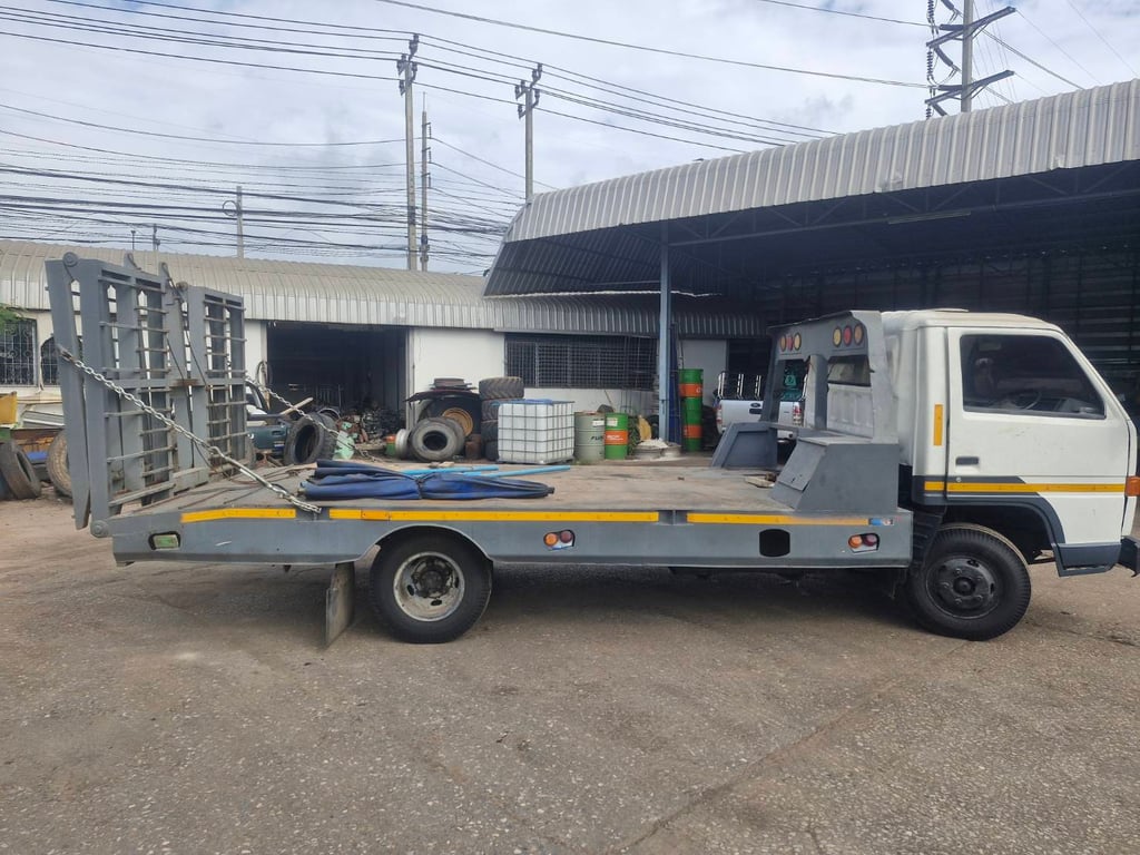 ขายรถ 6 ล้อท้ายลาดอีซูซุ 100 แรง ขายรถ 6 ล้อท้ายลาดอีซูซุ 100 แรง