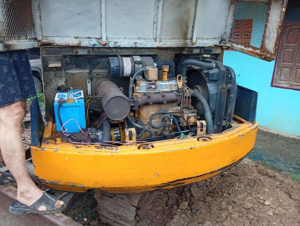 ขายรถ KOMATSU PC 30-6 ขายรถ KOMATSU PC 30-6
