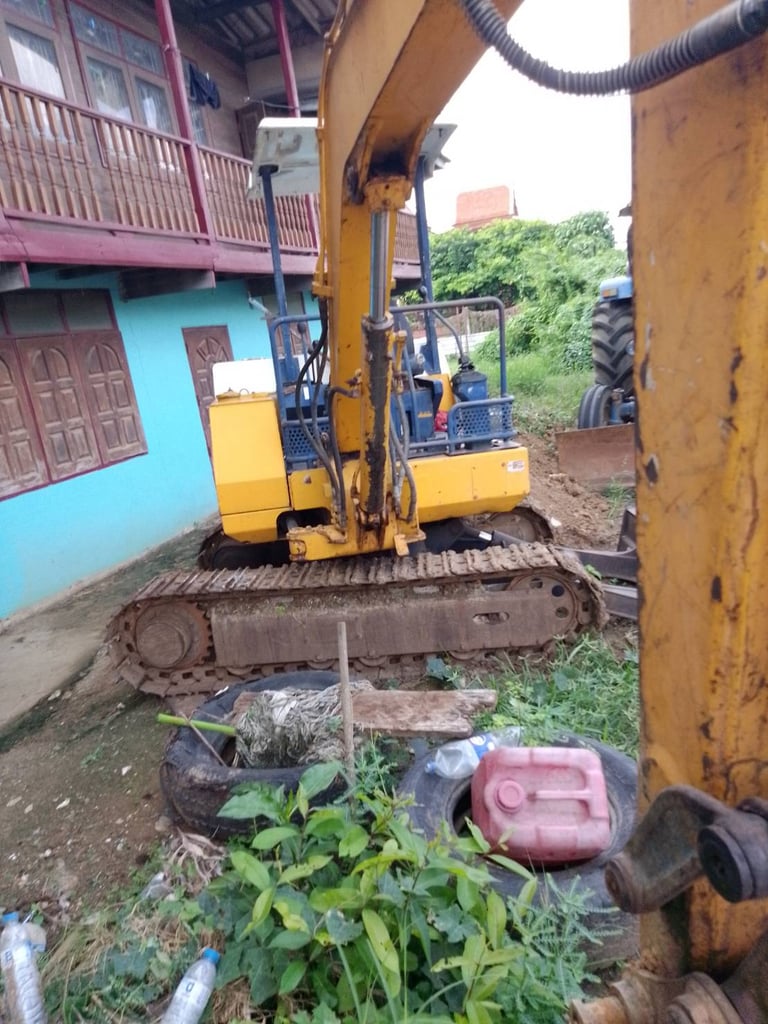 ขายรถ KOMATSU PC 30-6 ขายรถ KOMATSU PC 30-6