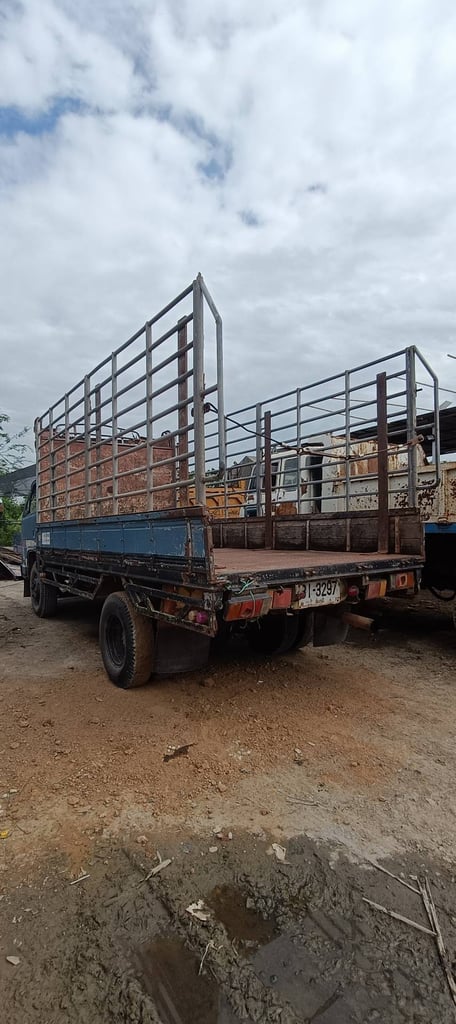 ขายรถ 6 ล้อ isuzu 115 แรง ขายรถ 6 ล้อ isuzu 115 แรง