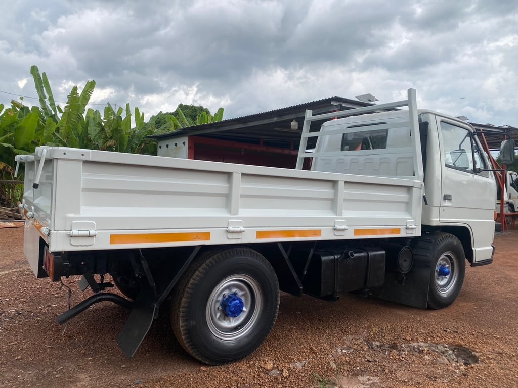 ขายรถ 4 ล้อ isuzu 88