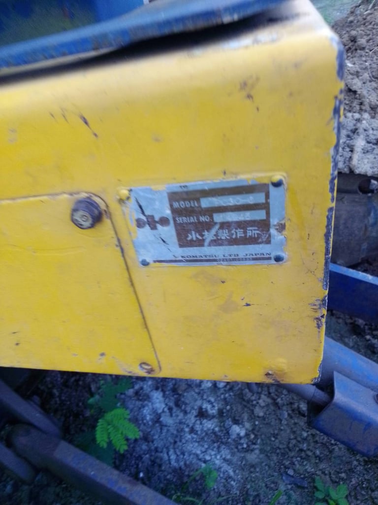 ขายรถ KOMATSU PC 30-6 ขายรถ KOMATSU PC 30-6