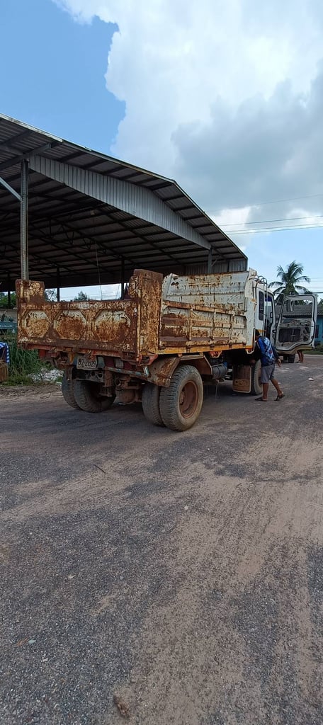 ขายรถ 6 ล้อดั้ม isuzu 195 ขายรถ 6 ล้อดั้ม isuzu 195