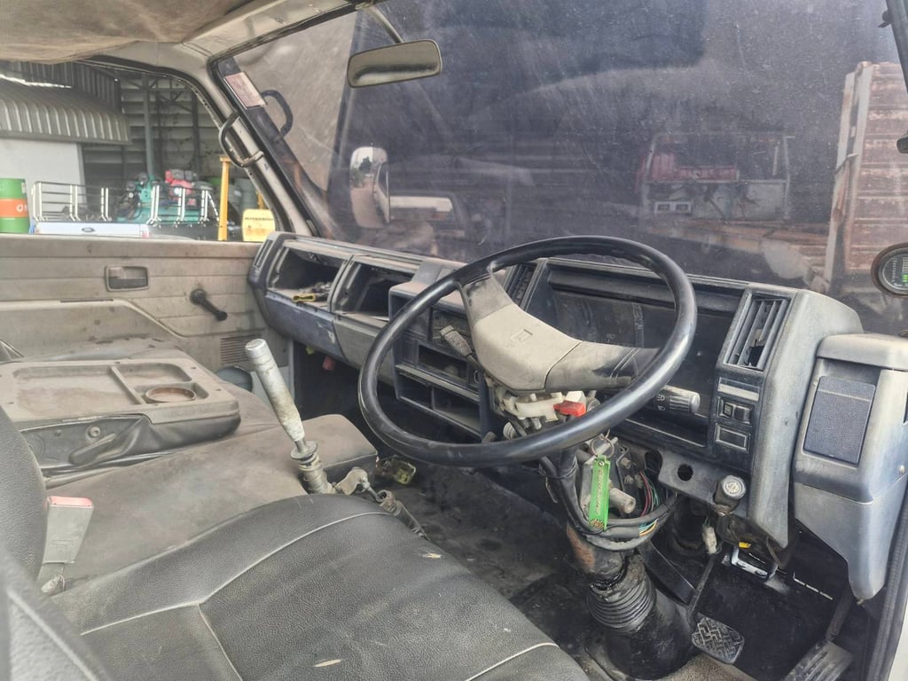 ขายรถ 6 ล้อท้ายลาดอีซูซุ 100 แรง ขายรถ 6 ล้อท้ายลาดอีซูซุ 100 แรง