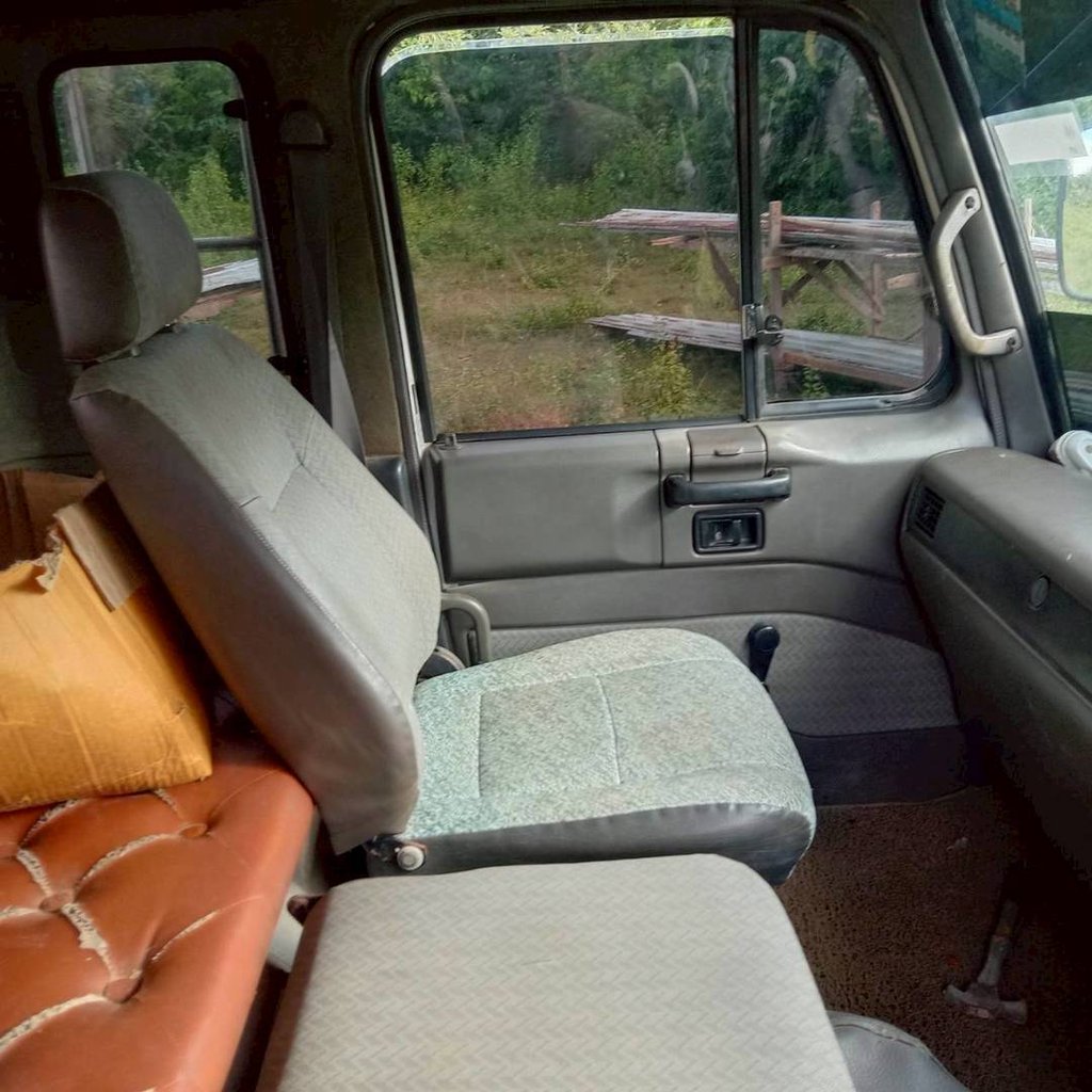 ขายรถสิบล้อ nissan 260