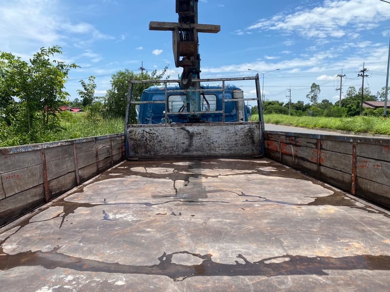 ขายรถ 6 ล้อ isuzu ติดเครน 150 แรง