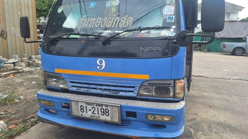 ขายรถ 6 ล้อ isuzu 130 แรงม้า